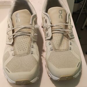 On Cloud 6 Men's Athletic Shoes - Cream - Size 10 D